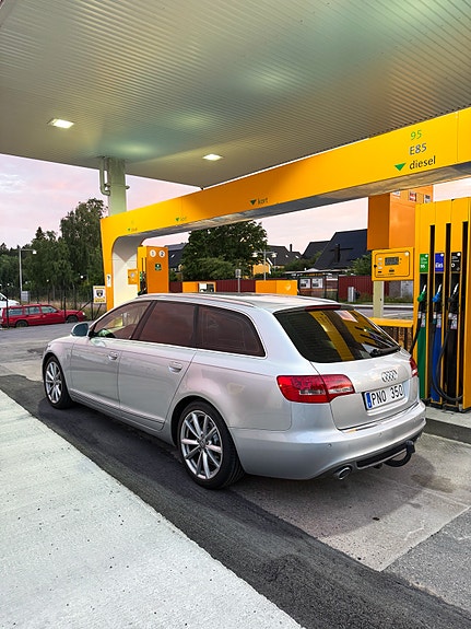 Audi A6 4 of 5