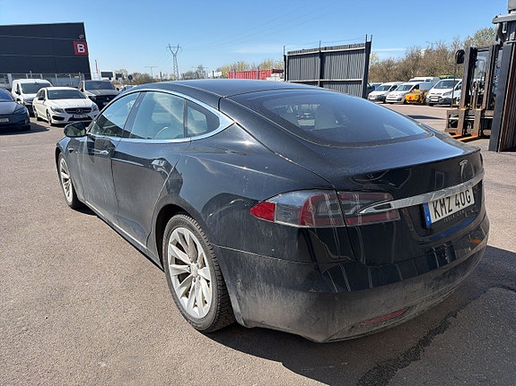 Tesla Model S 3 of 5