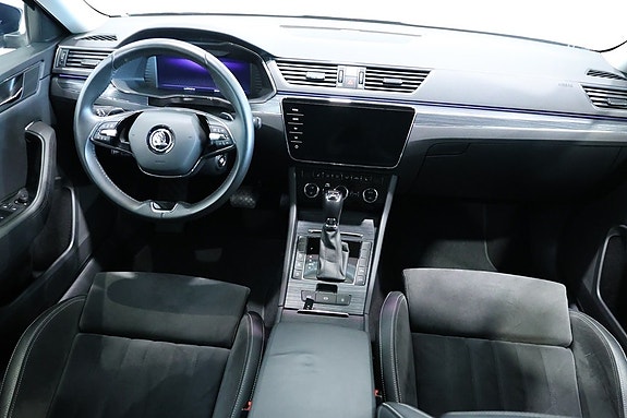 Skoda Superb 8 of 27