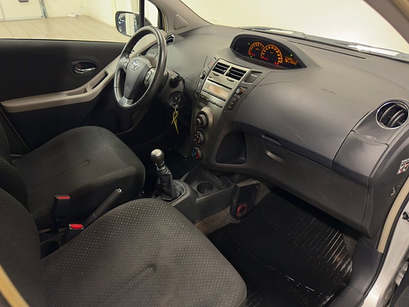 Toyota Yaris 14 of 15