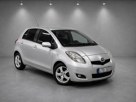 Toyota Yaris 6 of 15