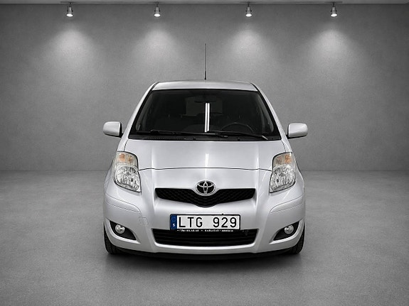 Toyota Yaris 5 of 15