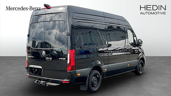 Mercedes-Benz Sprinter 319 2 of 12