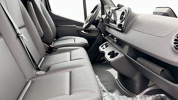 Mercedes-Benz Sprinter 319 3 of 12