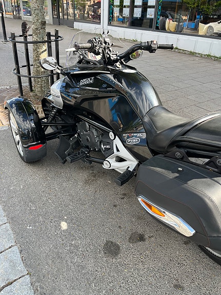 Can-Am Spyder F3 4 of 4