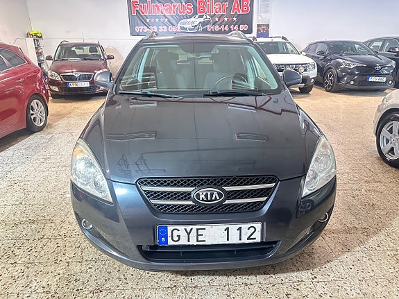 Kia Ceed 2 of 5