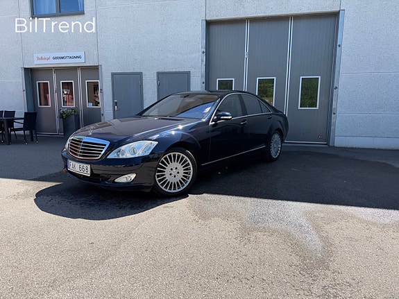 Mercedes-Benz S500 4 of 5