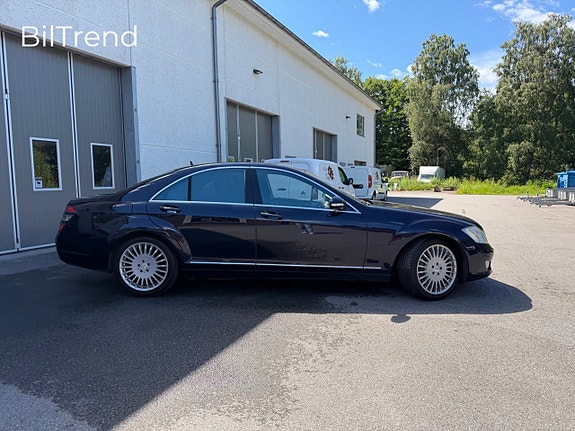 Mercedes-Benz S500 2 of 5