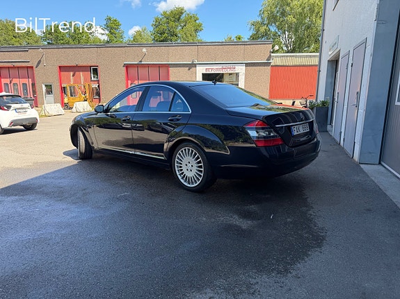 Mercedes-Benz S500 6 of 17