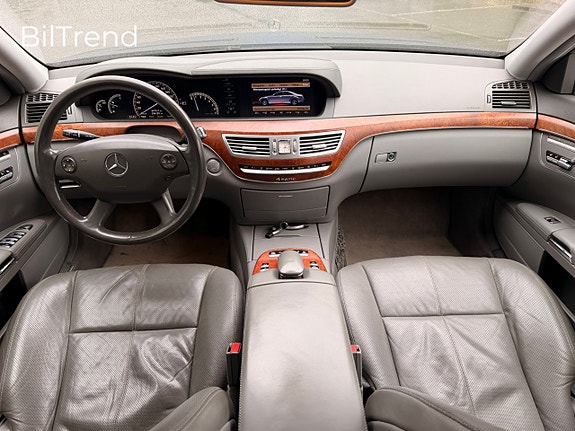 Mercedes-Benz S500 7 of 17
