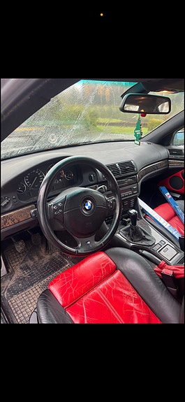 BMW 523i 2 of 5