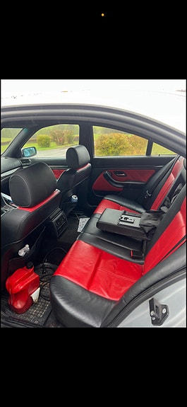 BMW 523i 3 of 5