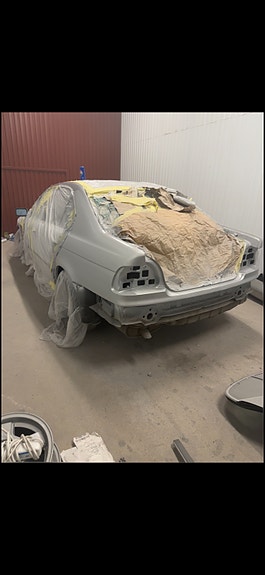 BMW 523i 4 of 5