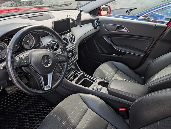 Mercedes-Benz GLA220 4 of 4