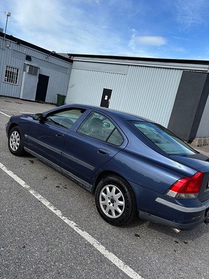 Volvo S60 2 of 14