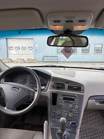 Volvo S60 8 of 14