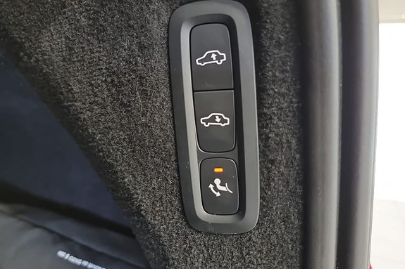 Volvo XC90 21 of 23