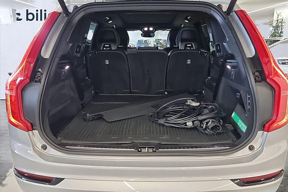 Volvo XC90 12 of 23