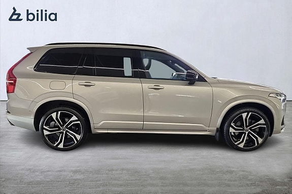 Volvo XC90 18 of 23