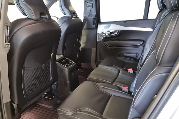 Volvo XC90 13 of 23