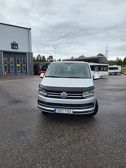 Volkswagen Multivan 2 of 5