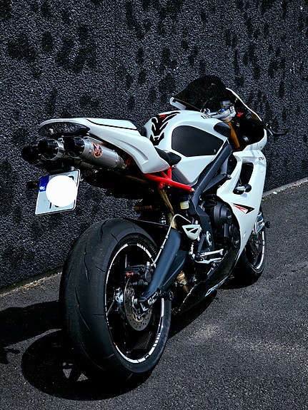 Triumph DAYTONA 675 R Kolfiber fälgar / Akrapovic helsystem 4 of 7