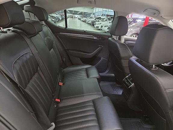 Skoda Superb 4 of 5