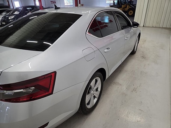 Skoda Superb 5 of 5
