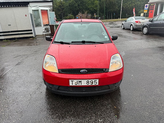 Ford Fiesta 3 of 5