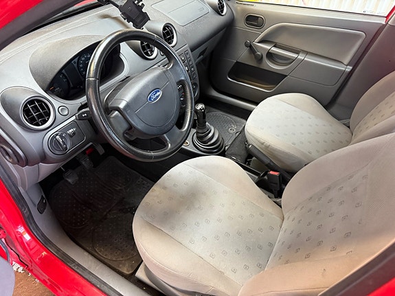 Ford Fiesta 7 of 7