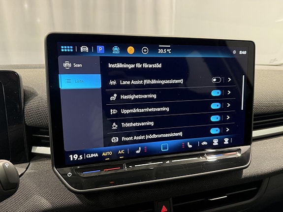 Volkswagen T-Roc 13 of 15