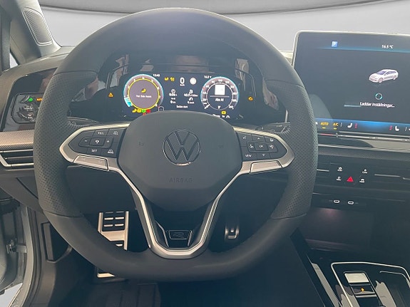 Volkswagen Golf VIII 12 of 15