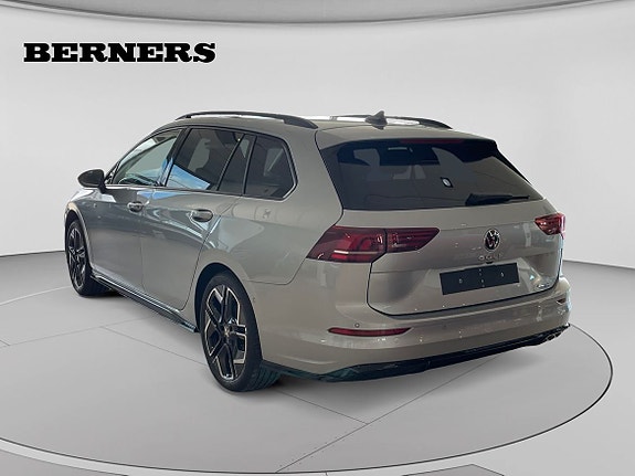 Volkswagen Golf VIII 3 of 15