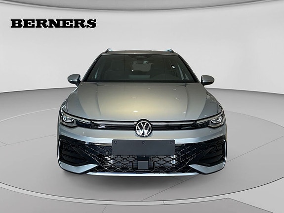 Volkswagen Golf VIII 8 of 15