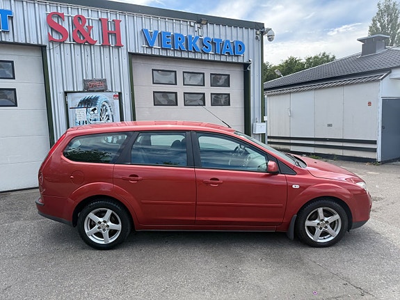 Ford Focus 2 of 5