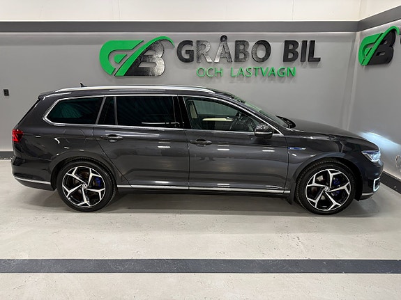 Volkswagen Passat 6 of 21