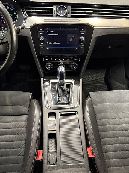 Volkswagen Passat 16 of 21