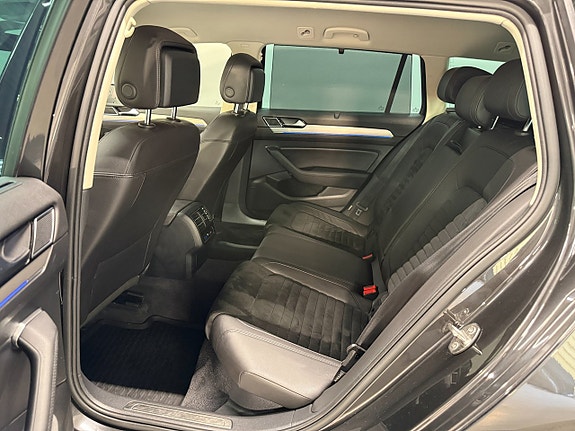 Volkswagen Passat 11 of 21