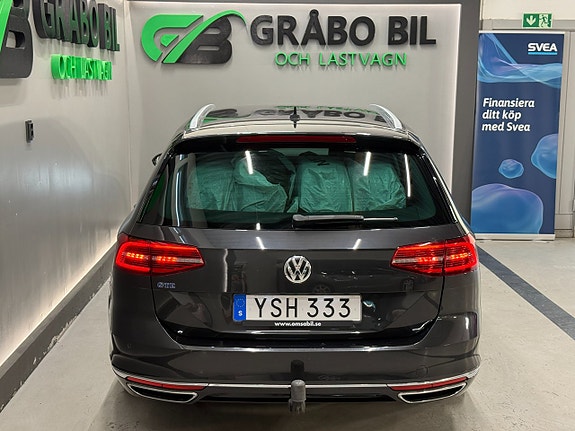 Volkswagen Passat 8 of 21
