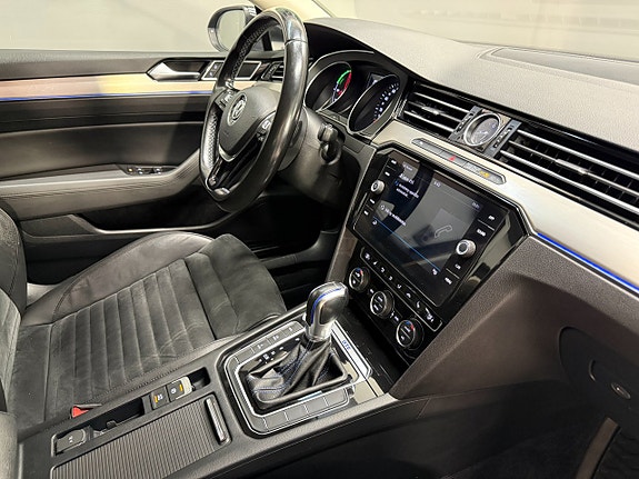 Volkswagen Passat 15 of 21