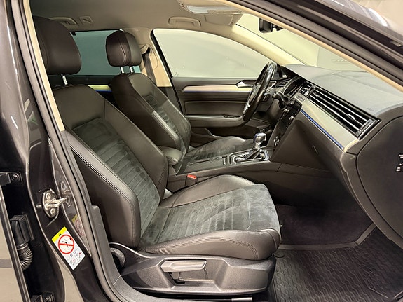 Volkswagen Passat 10 of 21