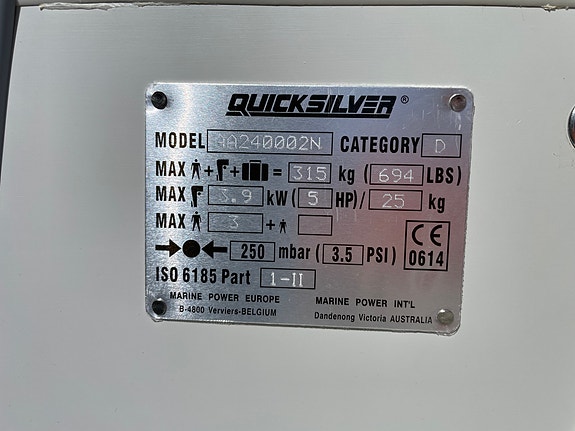 Quicksilver 240 gummibåt i nyskick, helt oanvänd 4 of 4