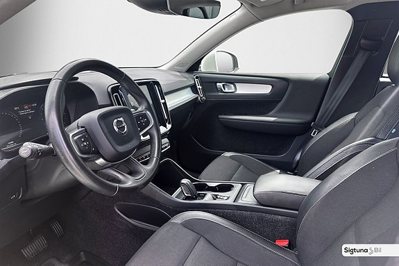 Volvo XC40 9 of 21