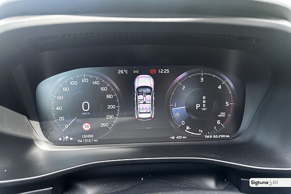 Volvo XC40 18 of 21