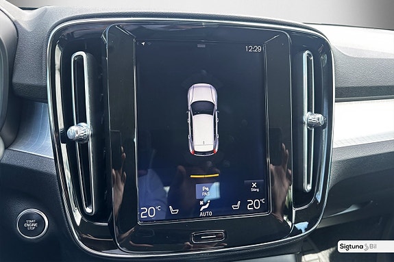 Volvo XC40 21 of 21