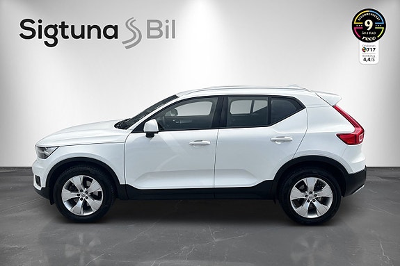 Volvo XC40 2 of 21