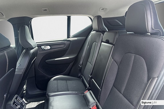 Volvo XC40 10 of 21