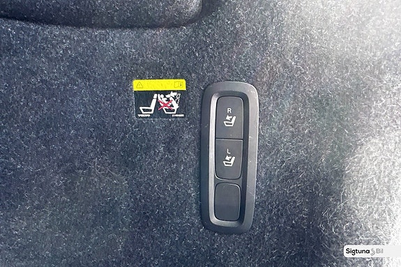 Volvo XC40 16 of 21