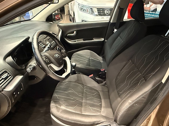 Kia Picanto 7 of 11