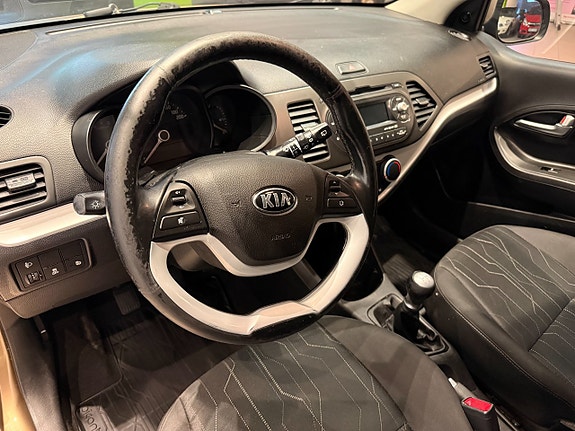 Kia Picanto 8 of 11